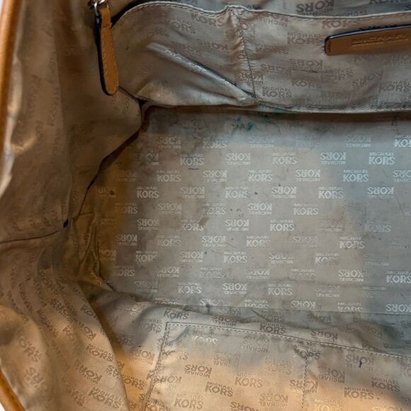 Michael Kors Charlotte Jet Set Saffiano Leather Clip XL Tote Handbag - Picture 12 of 16